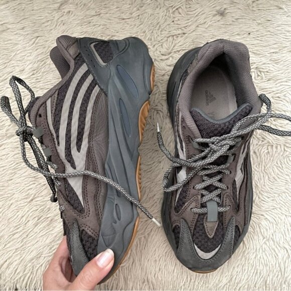 adidas Yeezy Boost 700 V2 Sneakers -  Women's 7 / Men's 6 (2019) - Picture 10 of 12